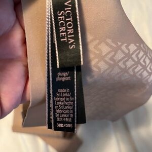 Victoria's Secret Tan Plunge Bra